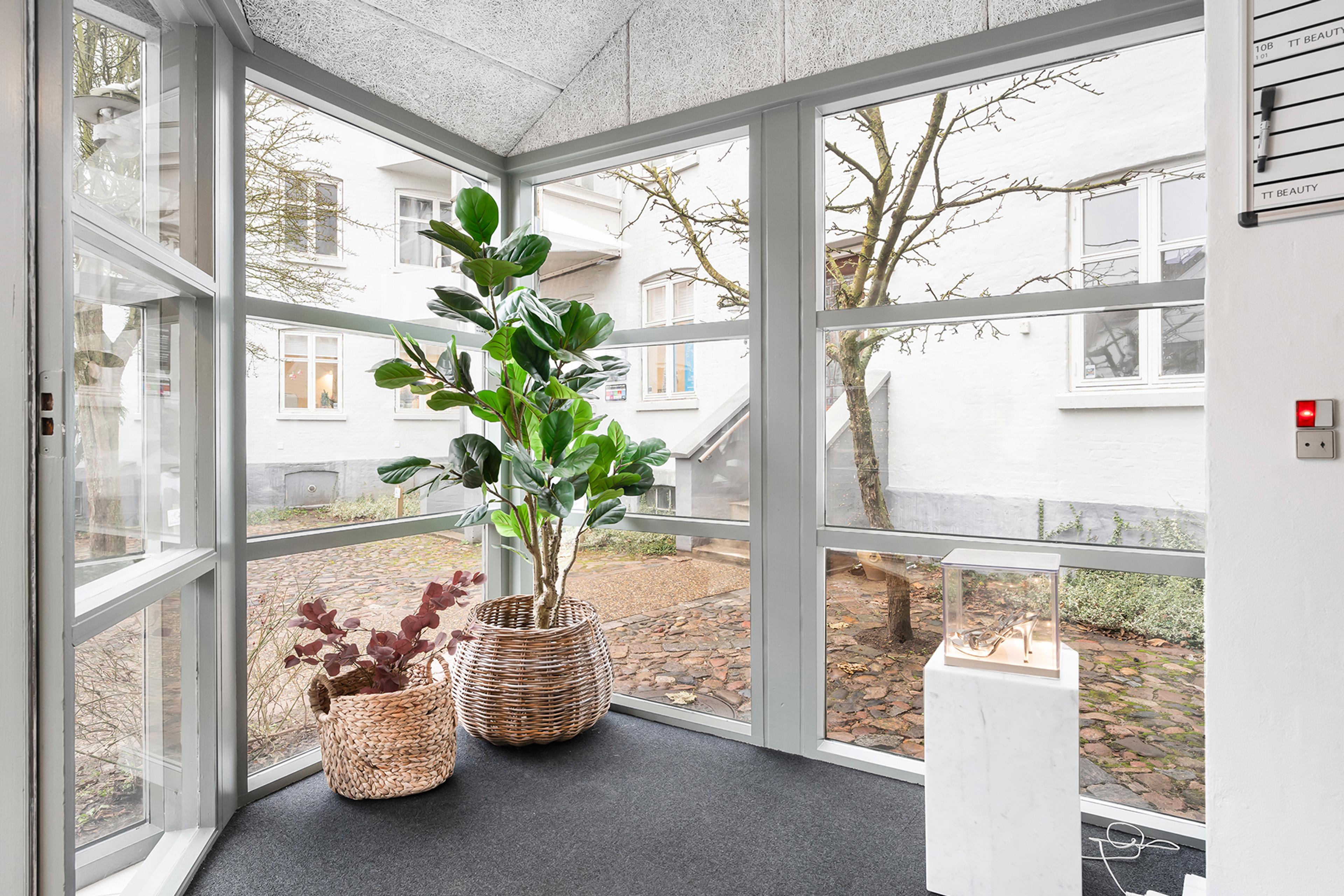 Entrée område, moderne kontorlokaler til leje i Randers