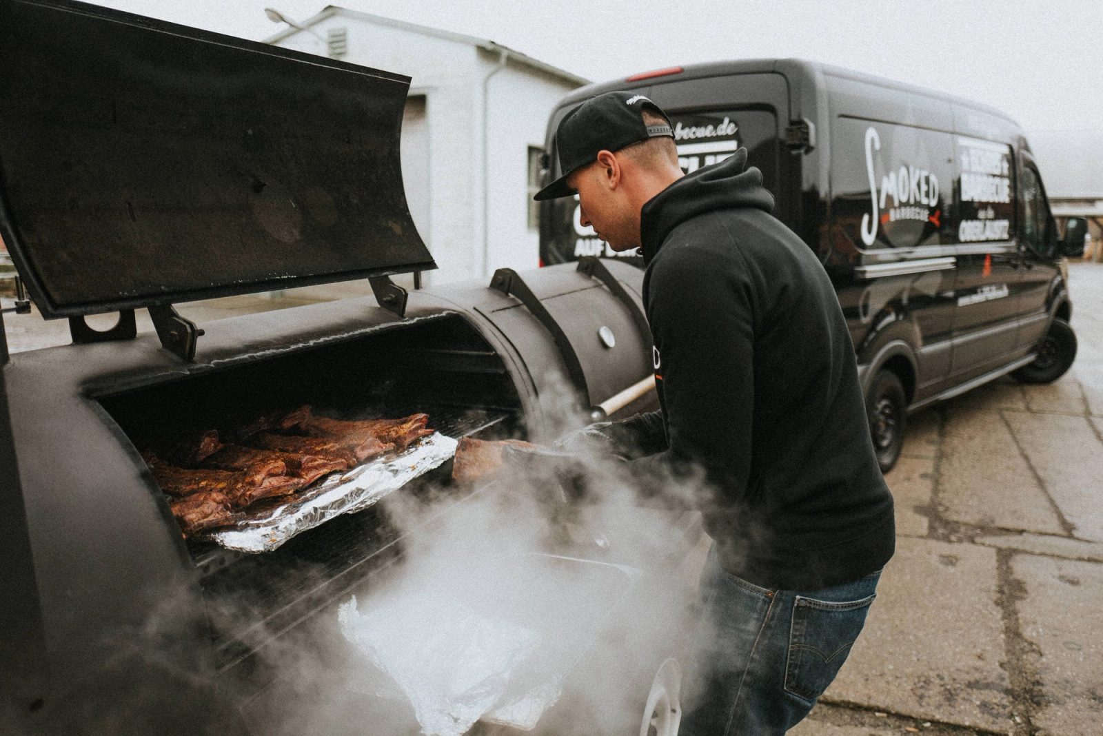 Authentische Produkt- und Reportagefotos für Smoked Barbecue - Image 12