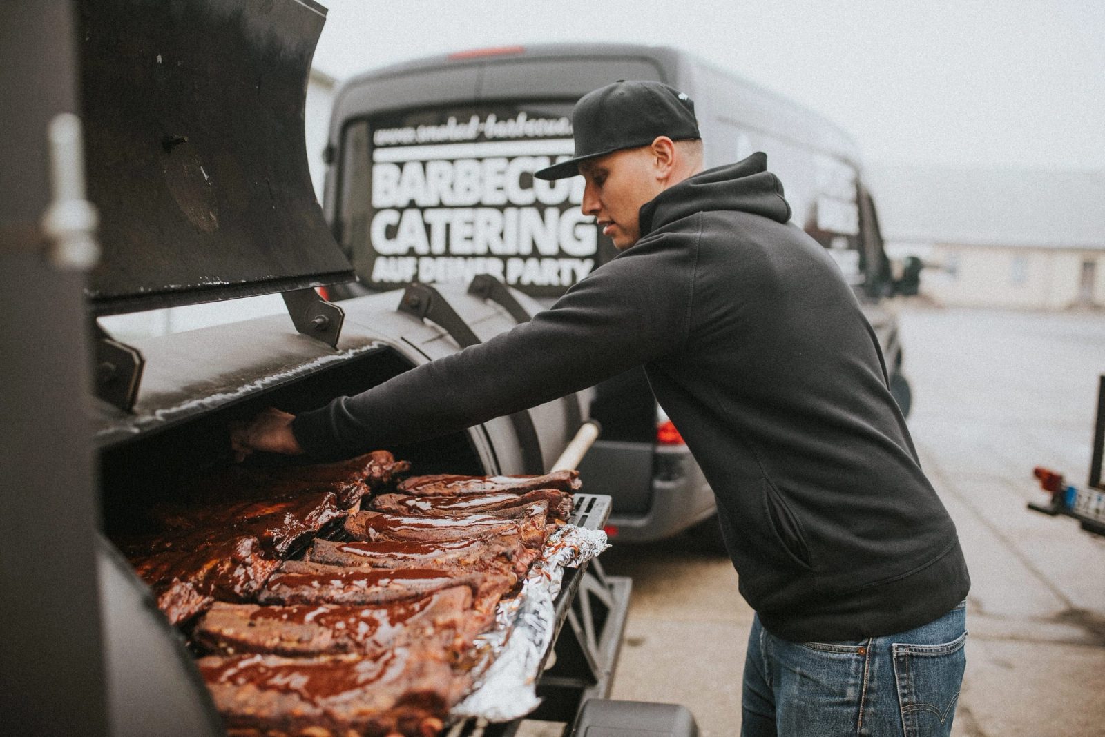 Authentische Produkt- und Reportagefotos für Smoked Barbecue - Image 43