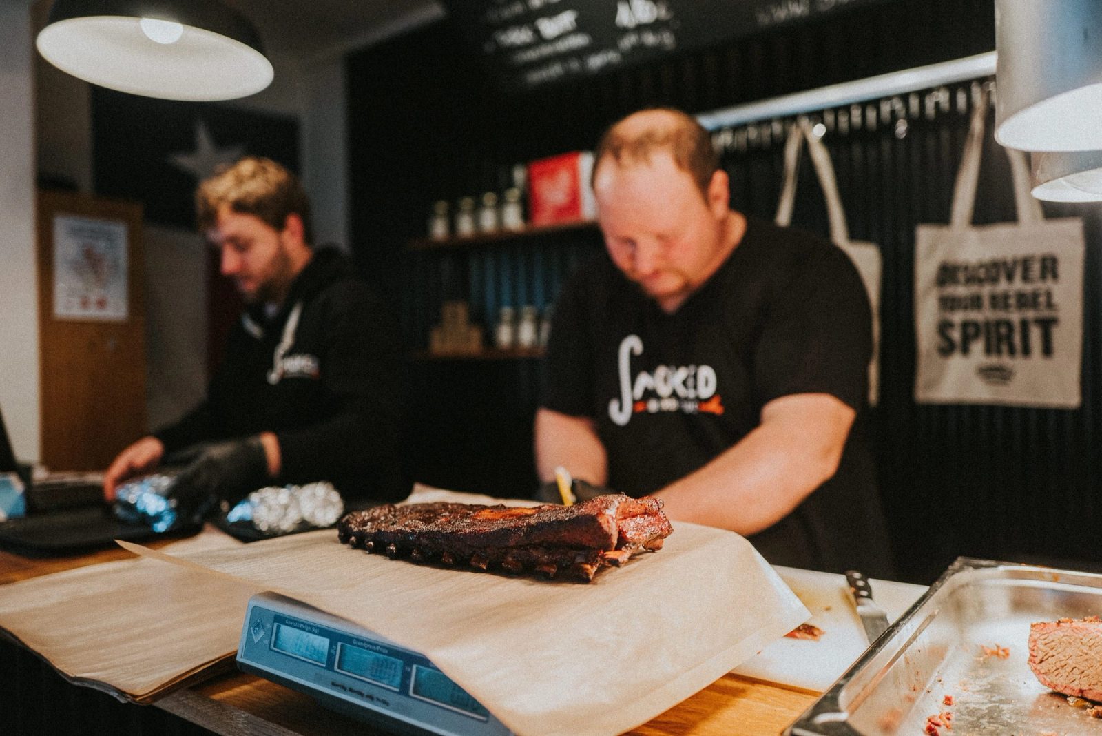 Authentische Produkt- und Reportagefotos für Smoked Barbecue - Image 19