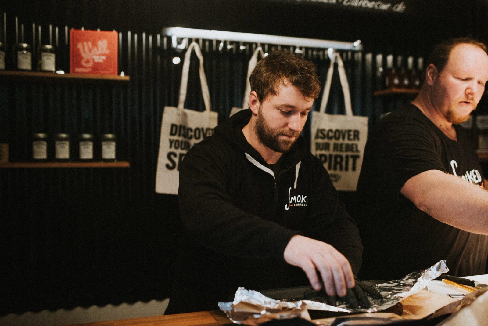 Authentische Produkt- und Reportagefotos für Smoked Barbecue - Image 50