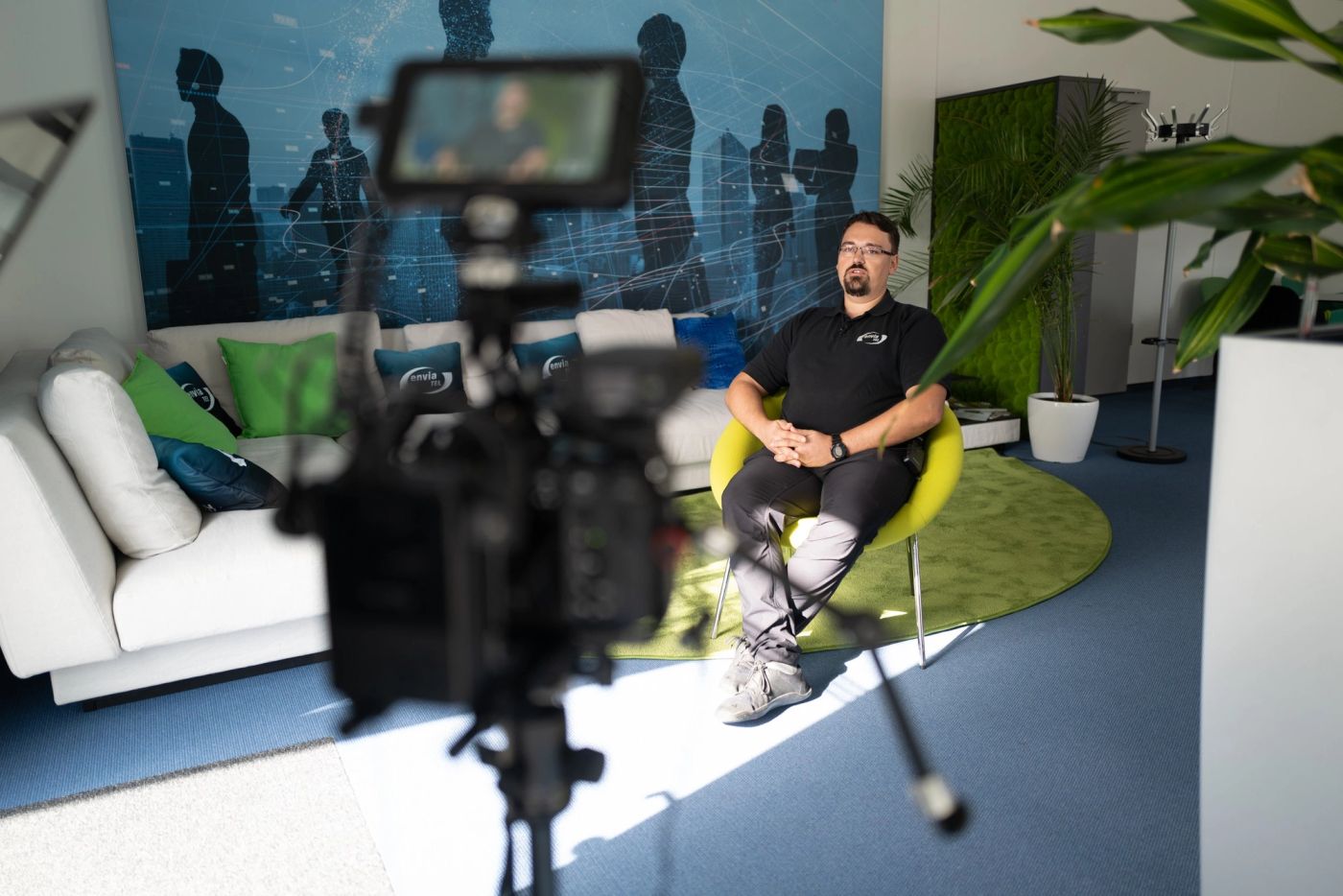 Success Story: Rhebo x enviaTEL - Restored Image