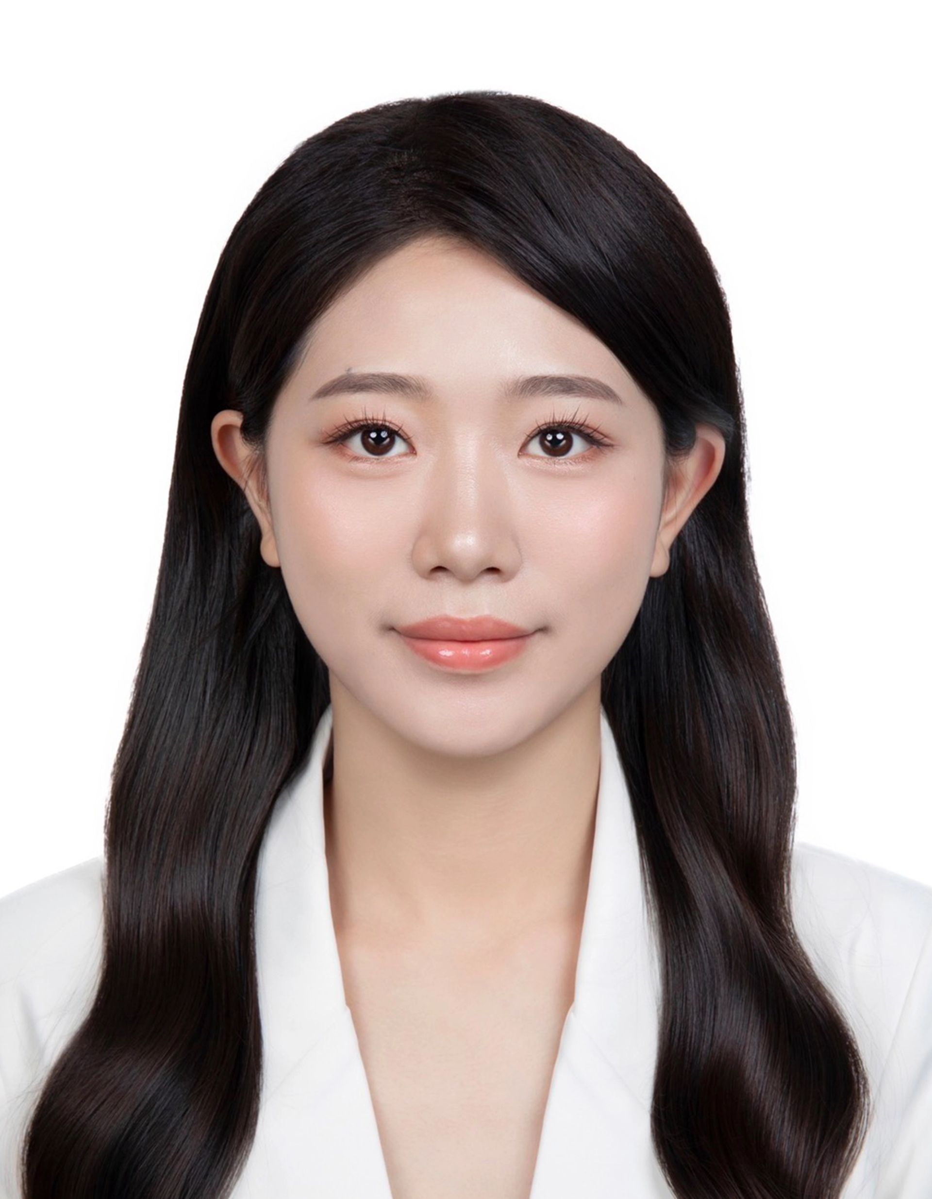 精緻證件照－白底軍裝制服盤髮女性