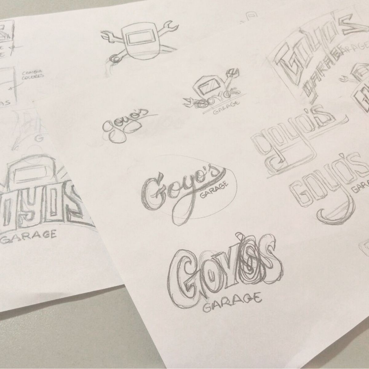 Bocetos del logotipo