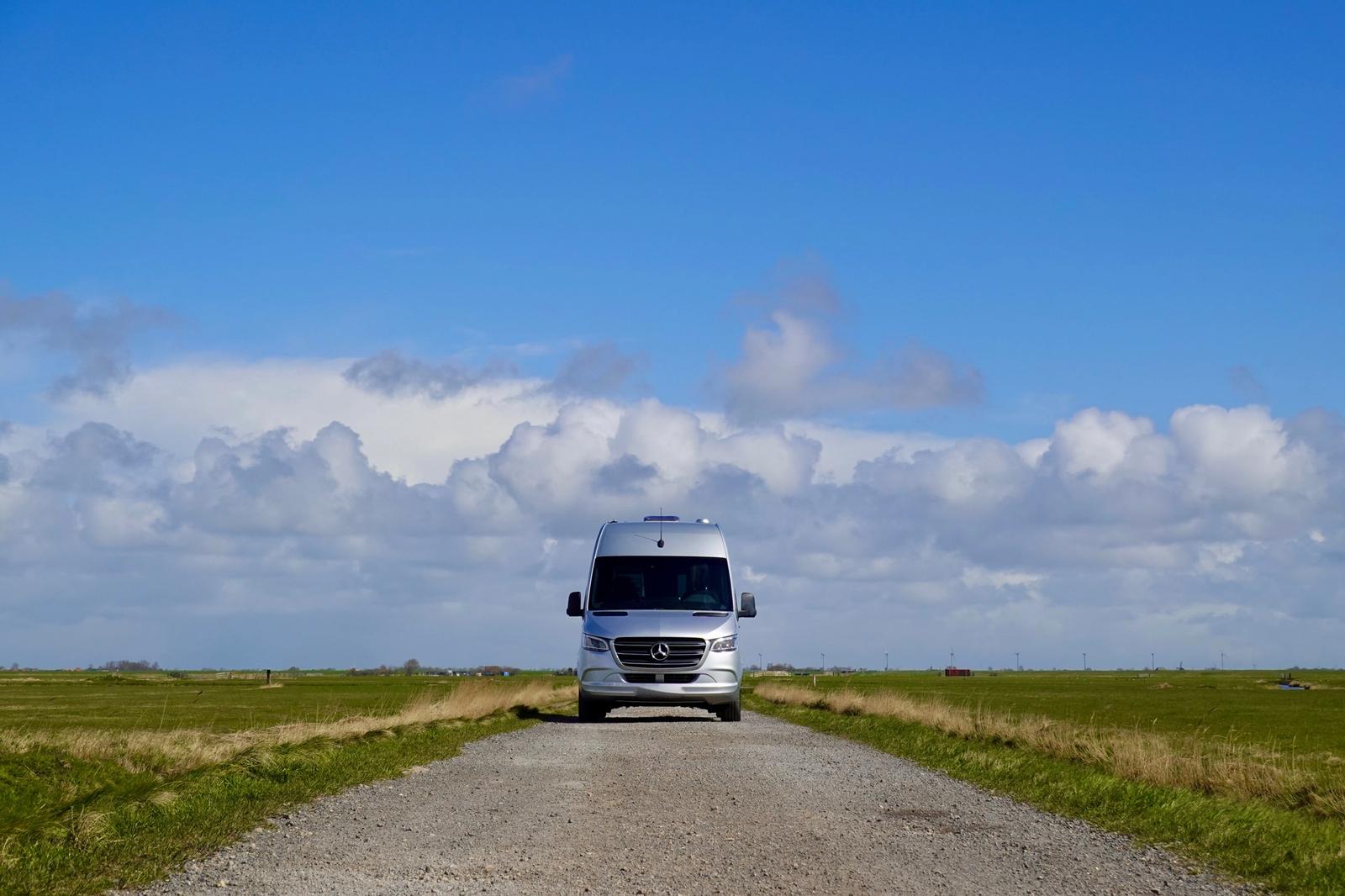 Mercedes Sprinter campervan bright dijkje