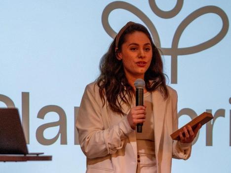 Jenny Andersen fra Jornært var en av vinnerne av Planteprisen 2025