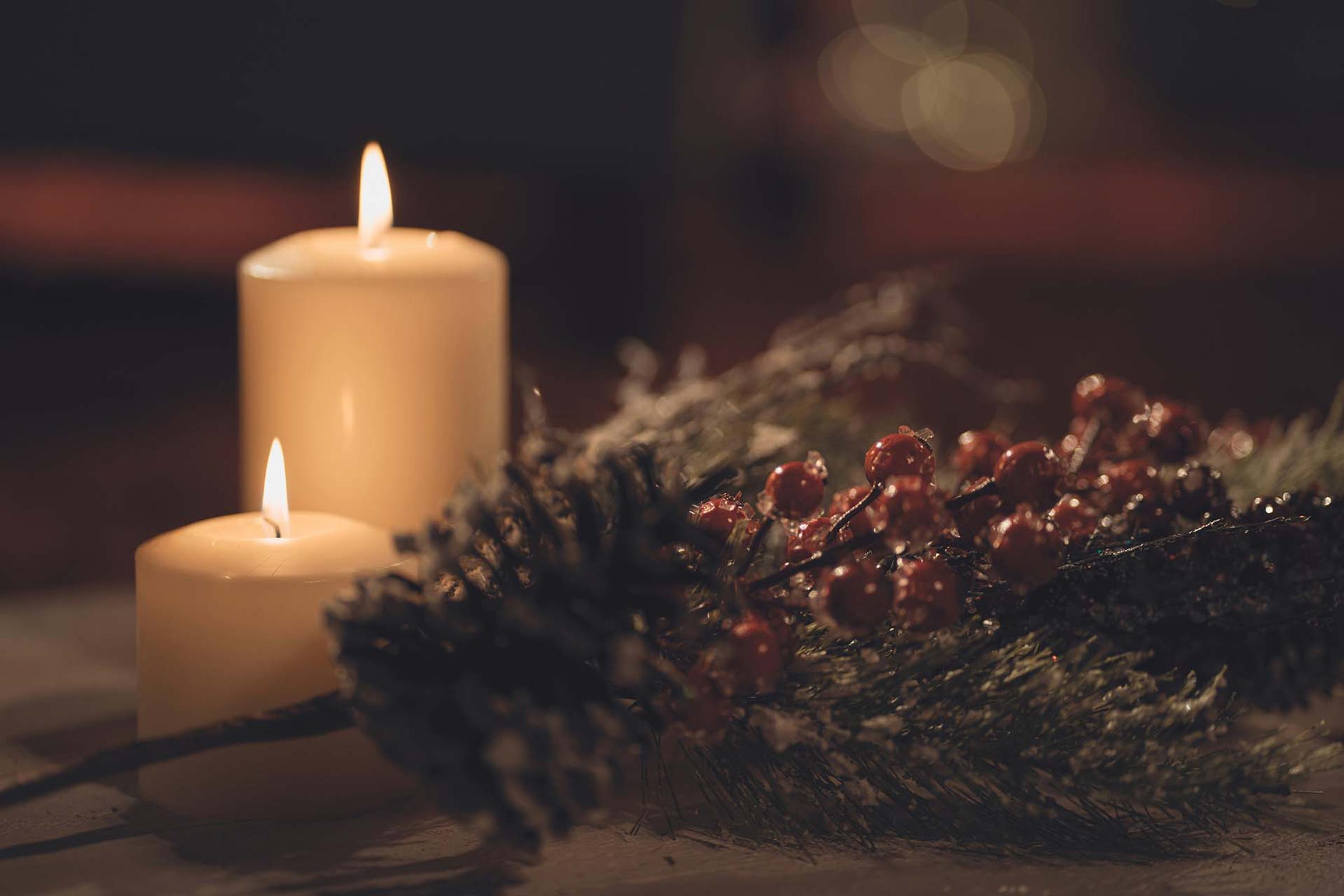 Christmas at The Mere, lakeside in festive dress