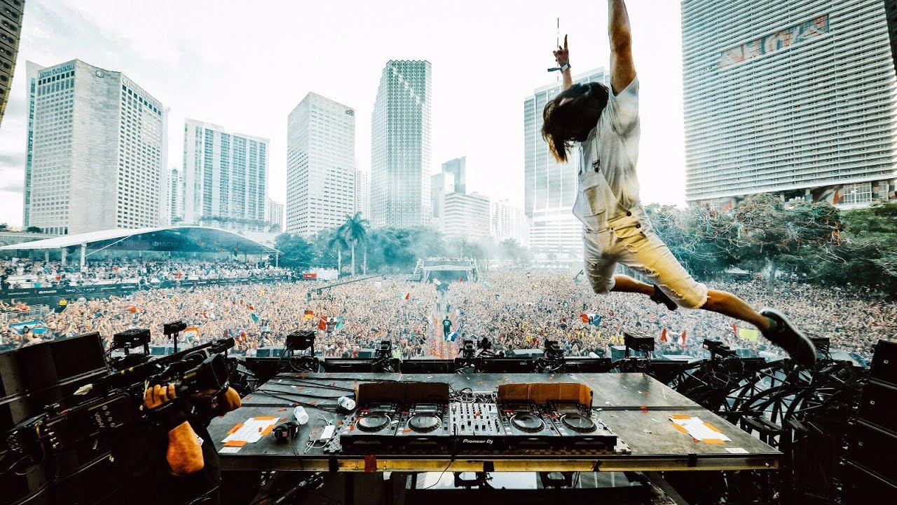Steve Aoki Leaping into the DJ Book