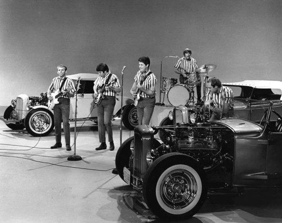 CAR CULTURE AND ROCK AND ROLL IN POSTWAR AMERICA