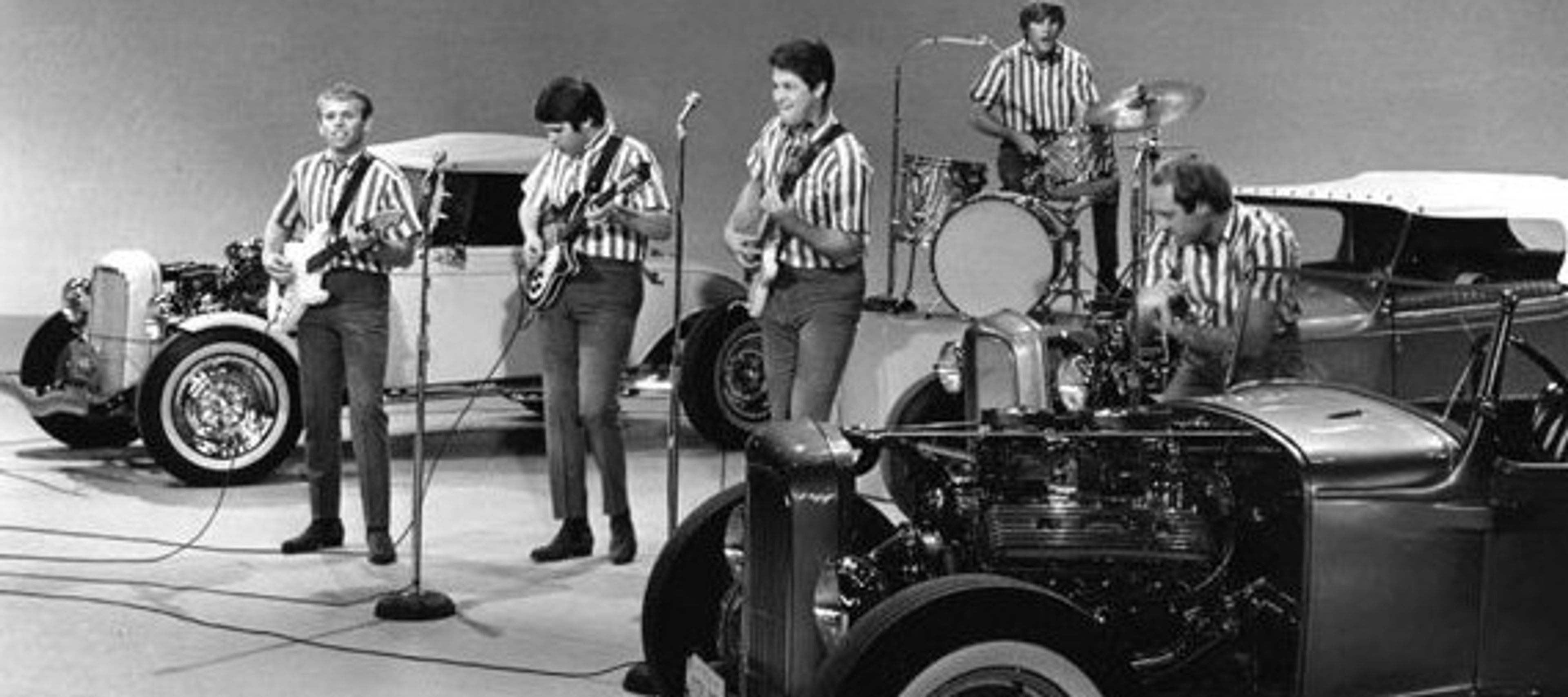 CAR CULTURE AND ROCK AND ROLL IN POSTWAR AMERICA