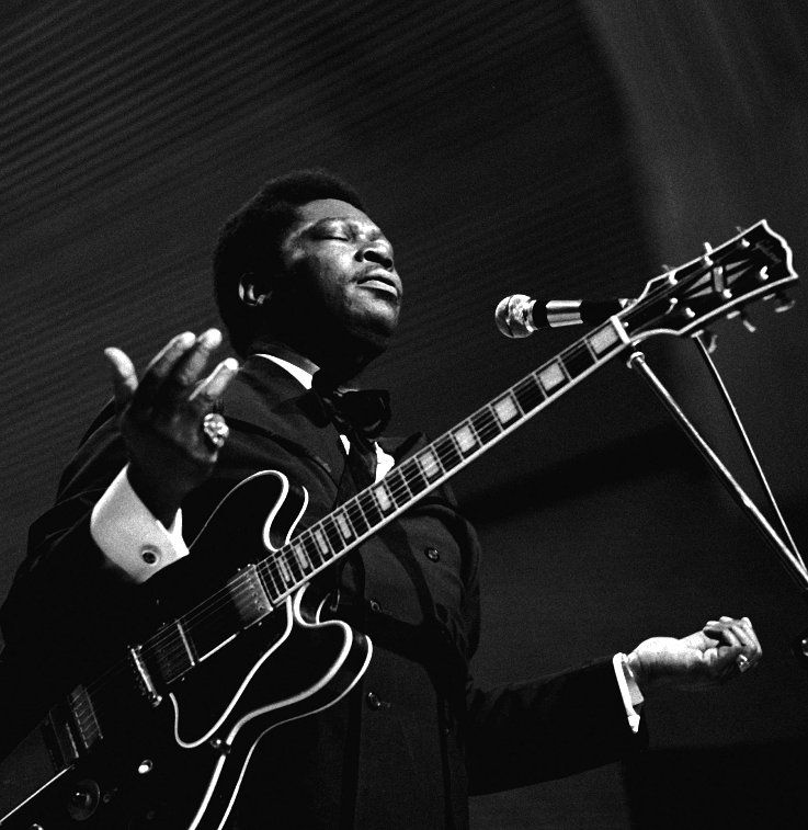 The Birth of the Electric Guitar