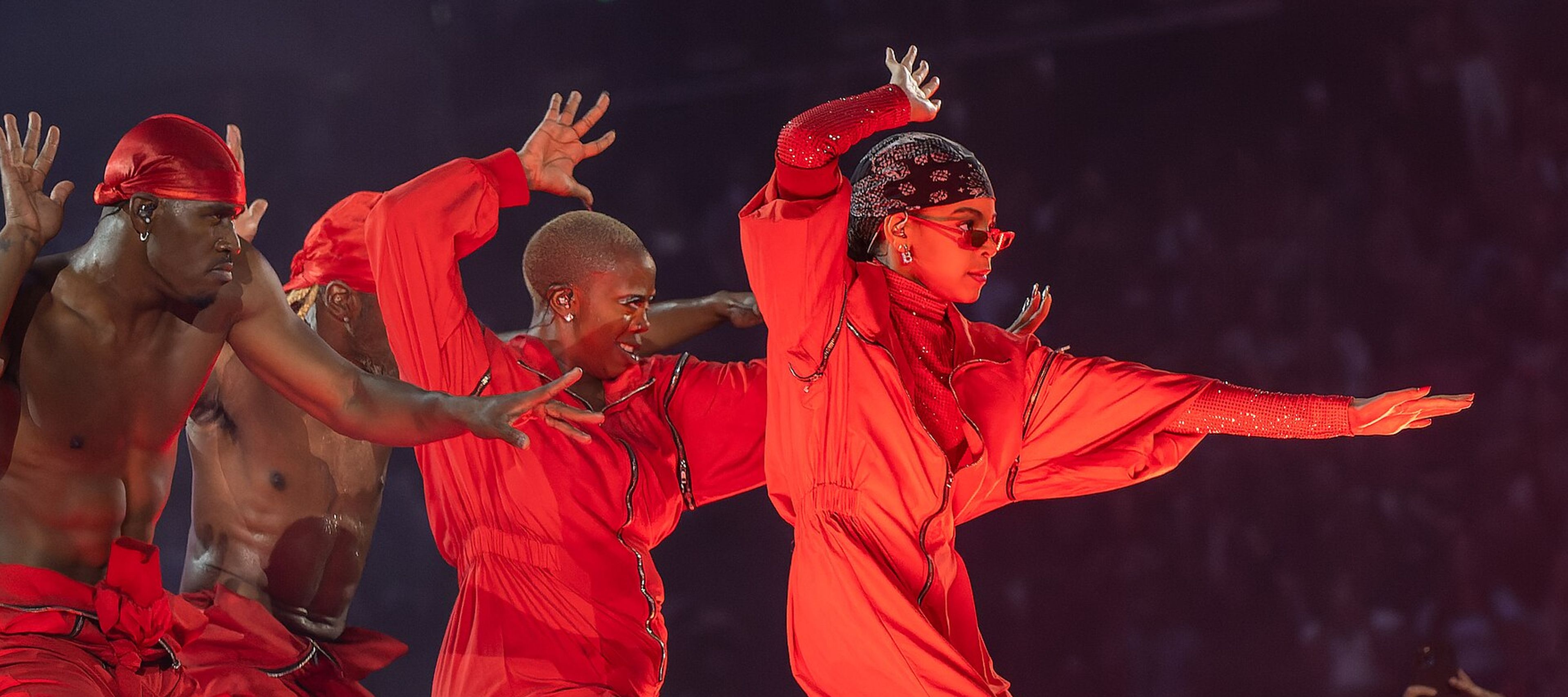 A group of dancers with Blue Ivy Carter at the front