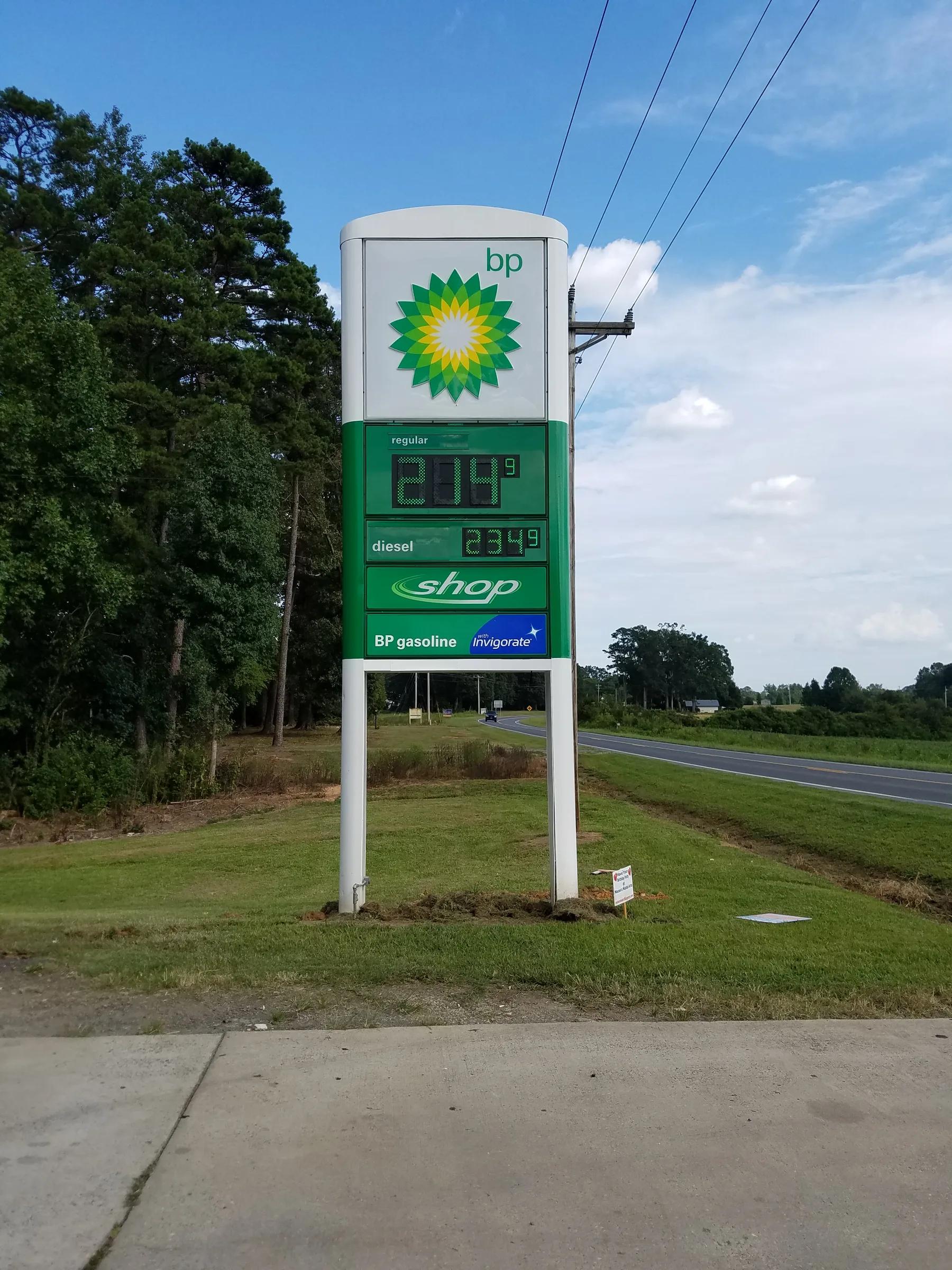 BP pylon price sign with LED price numerals beside a road