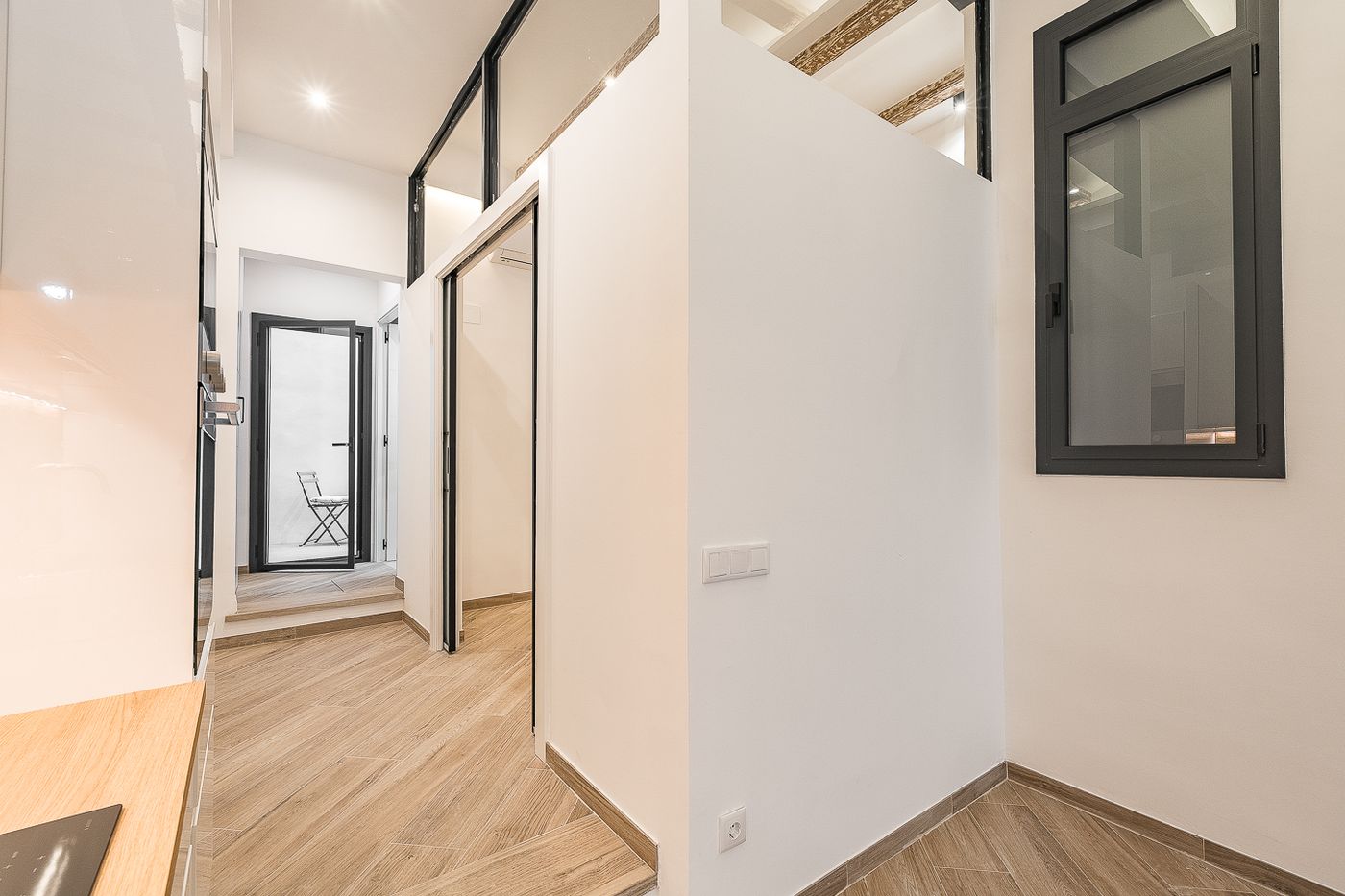 Piso con encanto, terraza privada y bóveda catalana en Barcelona — 16
