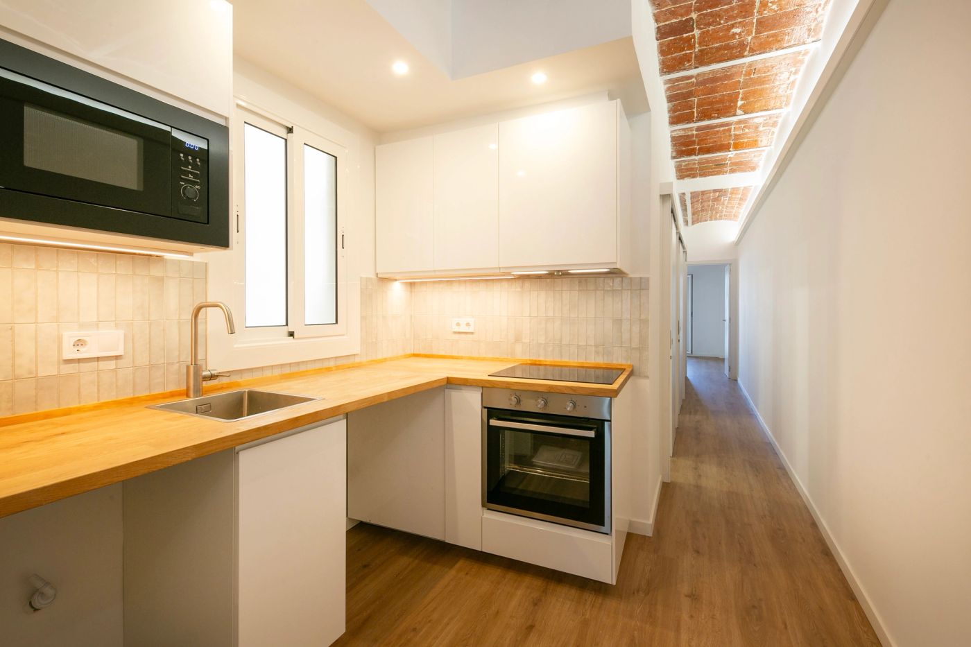 Apartamento luminoso y reformado en Sants/Montjuic — 6