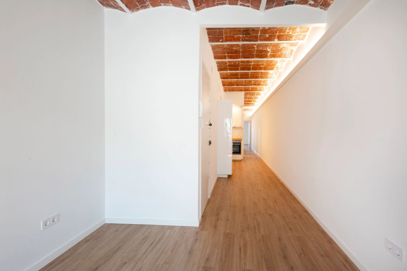 Apartamento luminoso y reformado en Sants/Montjuic — 4