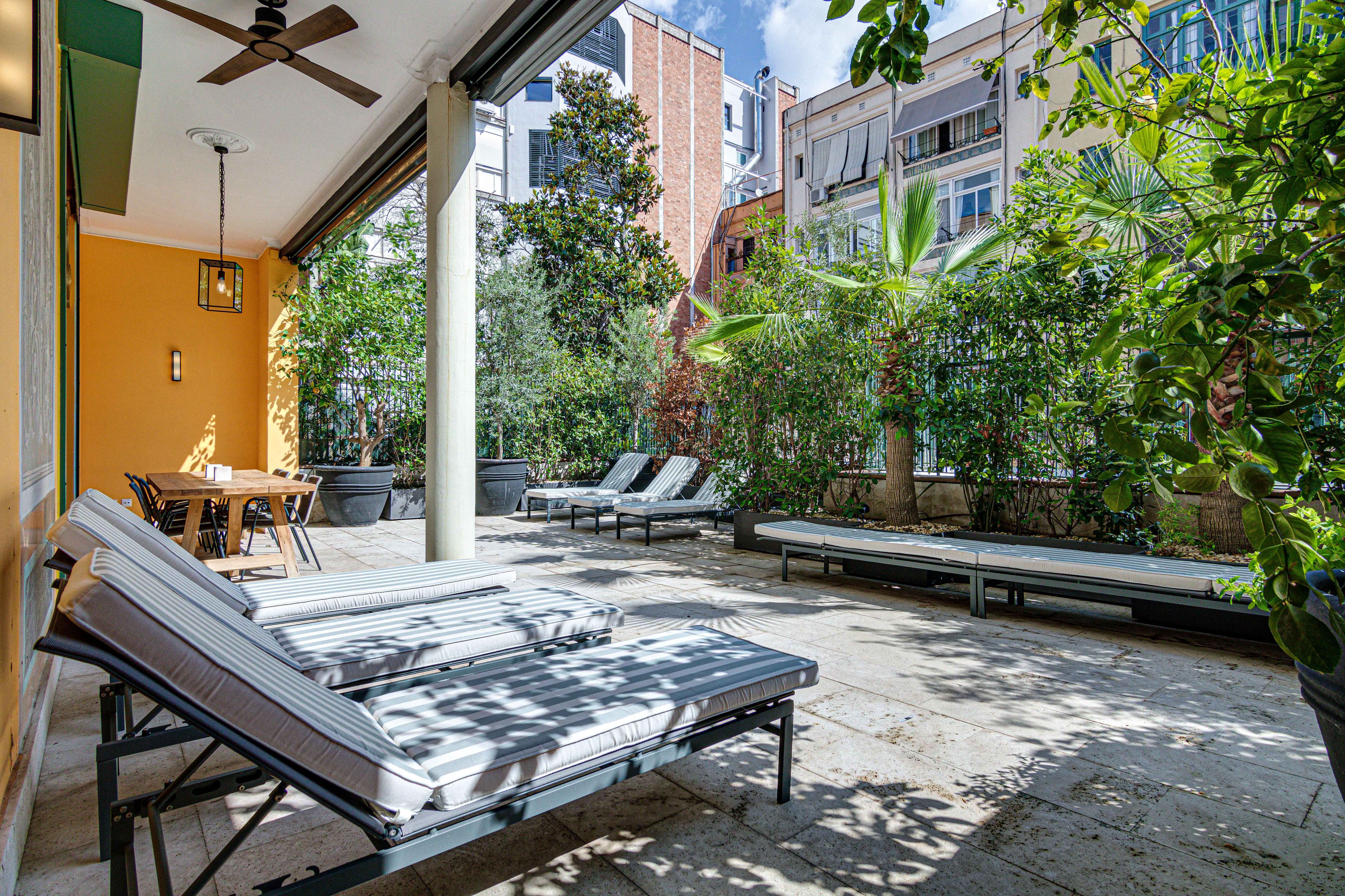 Apartamento Modernista con Gran Terraza en Eixample — 2