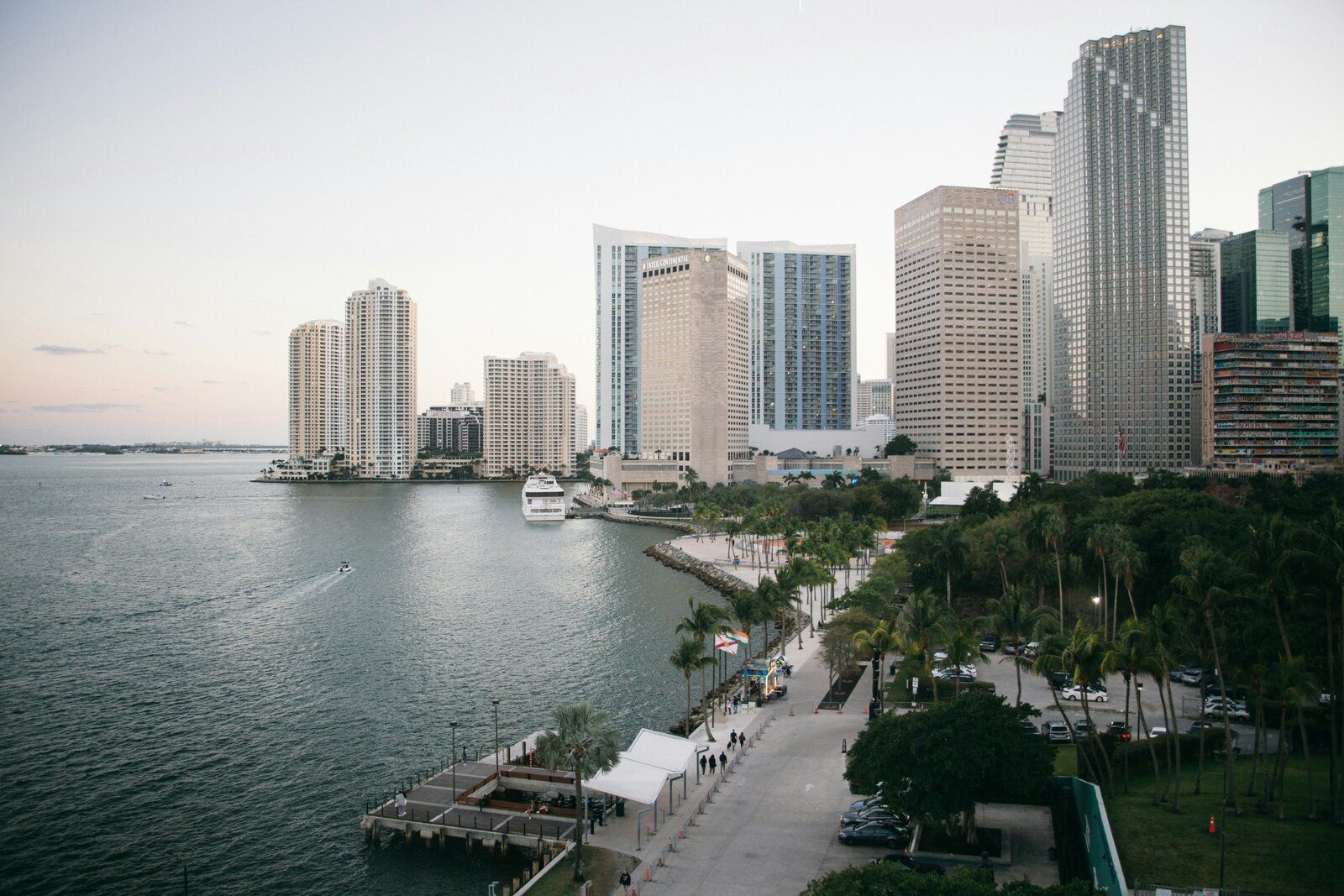 Por Qué Miami es el Destino Número 1 para Inversores Inmobiliarios Extranjeros