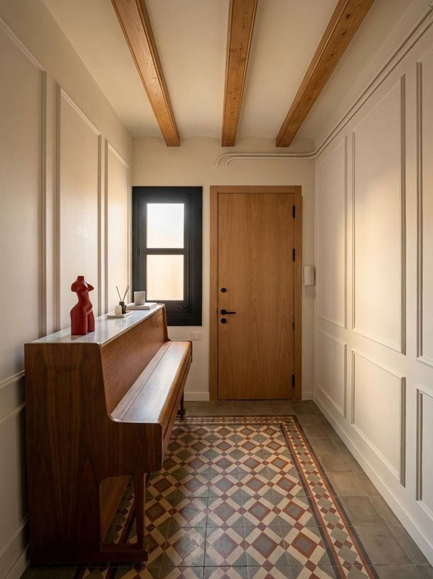 Piso reformado en Ronda Sant Antoni-Barcelona — 4