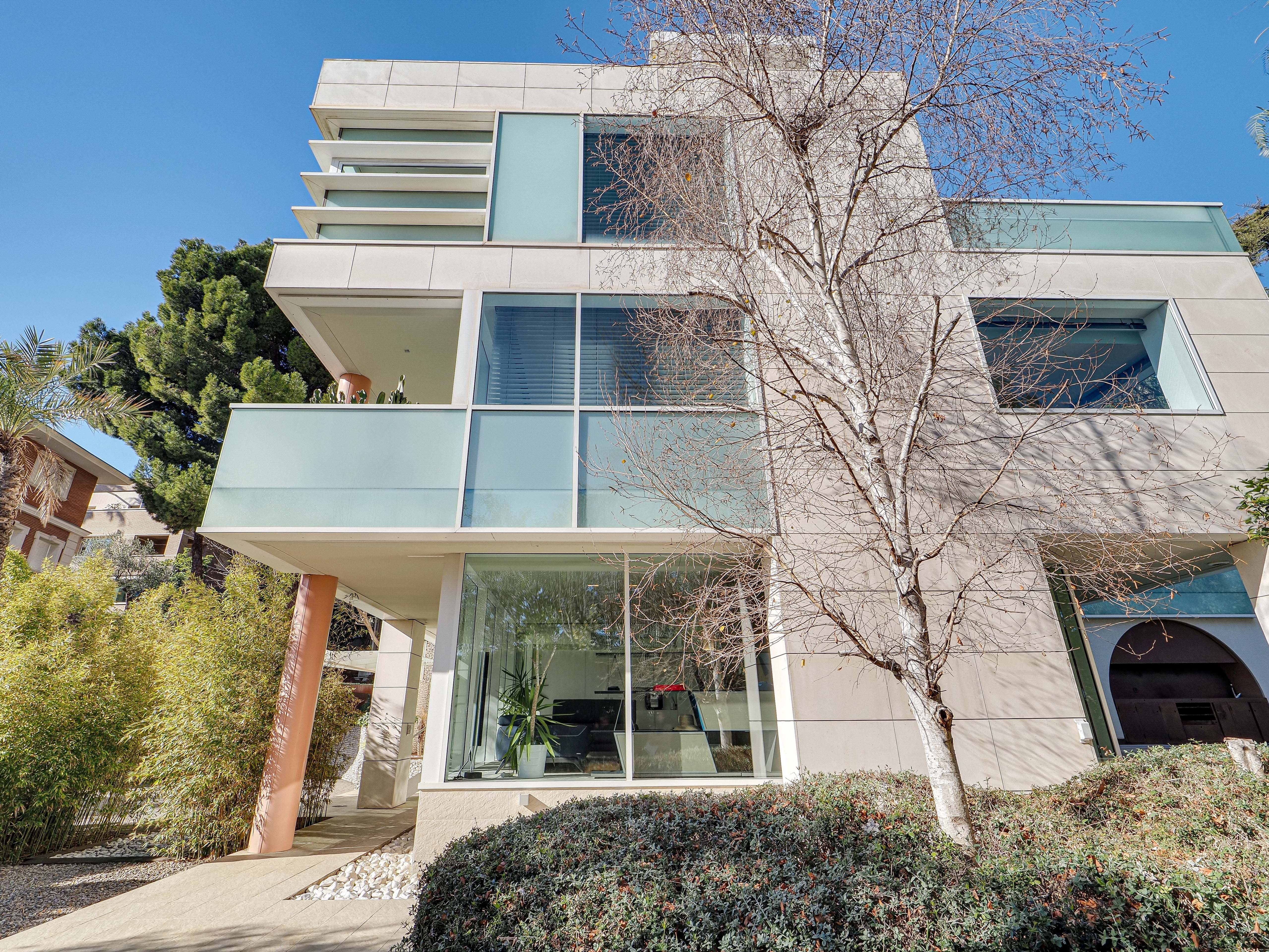 Casa Moderna de Lujo con Rooftop y Piscina Infinity en Pedralbes — 8