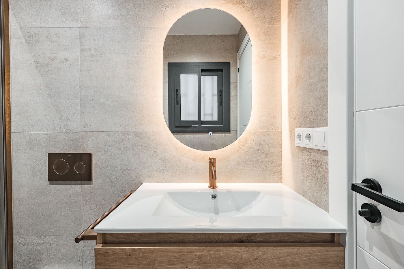 Piso con encanto, terraza privada y bóveda catalana en Barcelona — 24
