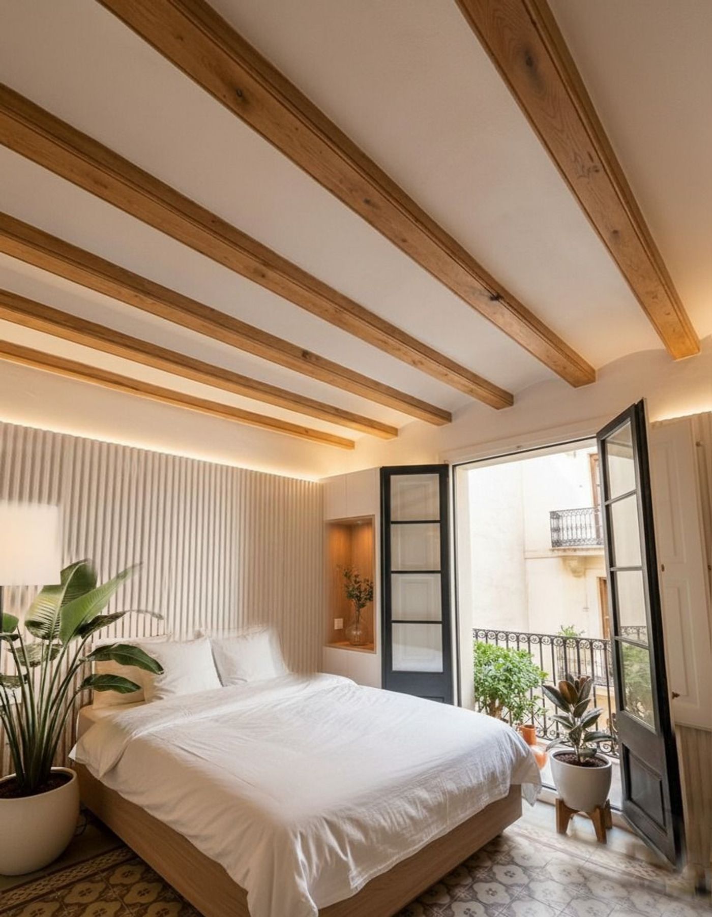Piso reformado en Ronda Sant Antoni-Barcelona — 2