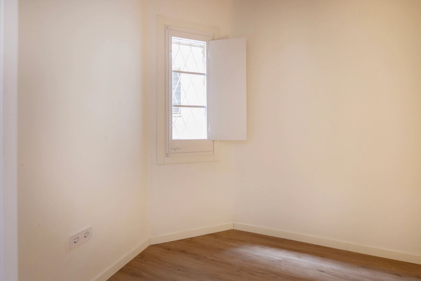 Apartamento luminoso y reformado en Sants/Montjuic — 14