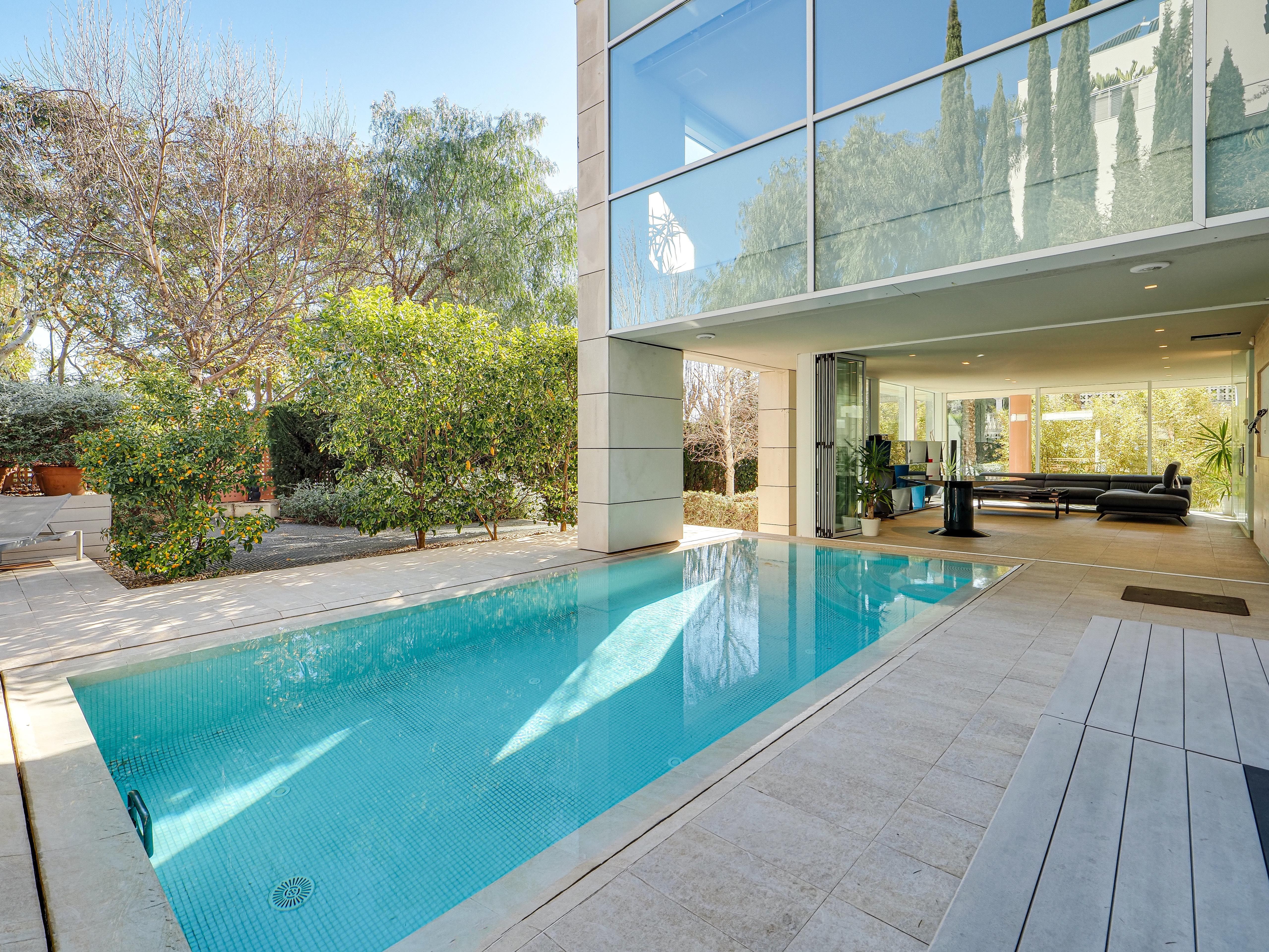 Casa Moderna de Lujo con Rooftop y Piscina Infinity en Pedralbes — 4