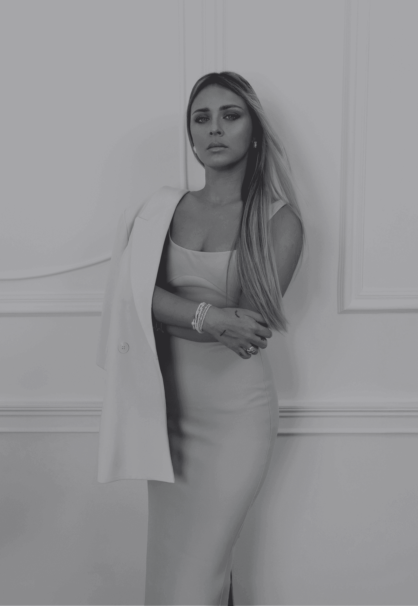Paula Balicka-Zańczak w białej marynarce