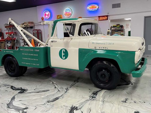 1959 Ford Edsel F-350 Medium Duty Tow Truck — museum photo