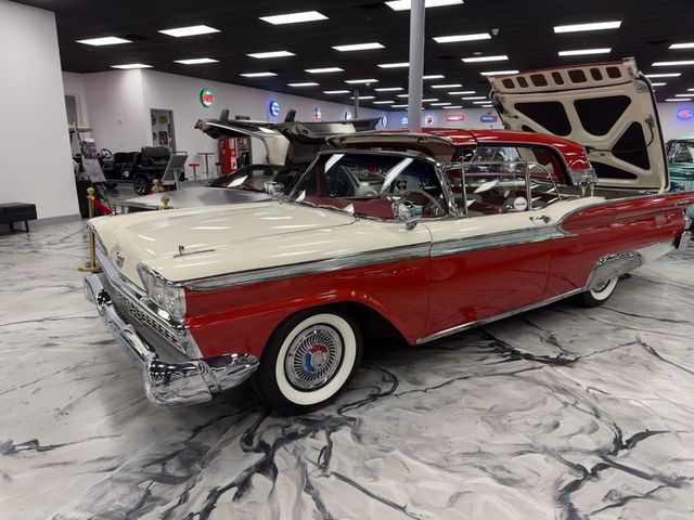 1959 Ford Fairlane 500 Galaxie Skyliner — museum photo