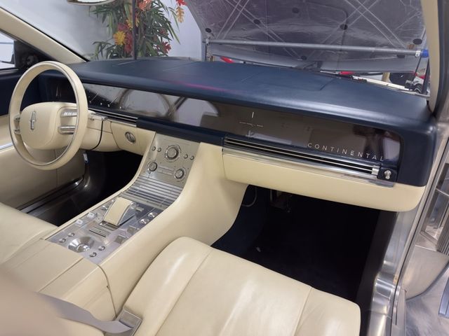 2002 Lincoln Continental Concept — museum photo