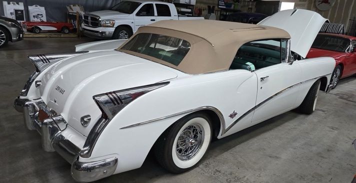 1954 Buick Skylark Convertible — museum photo