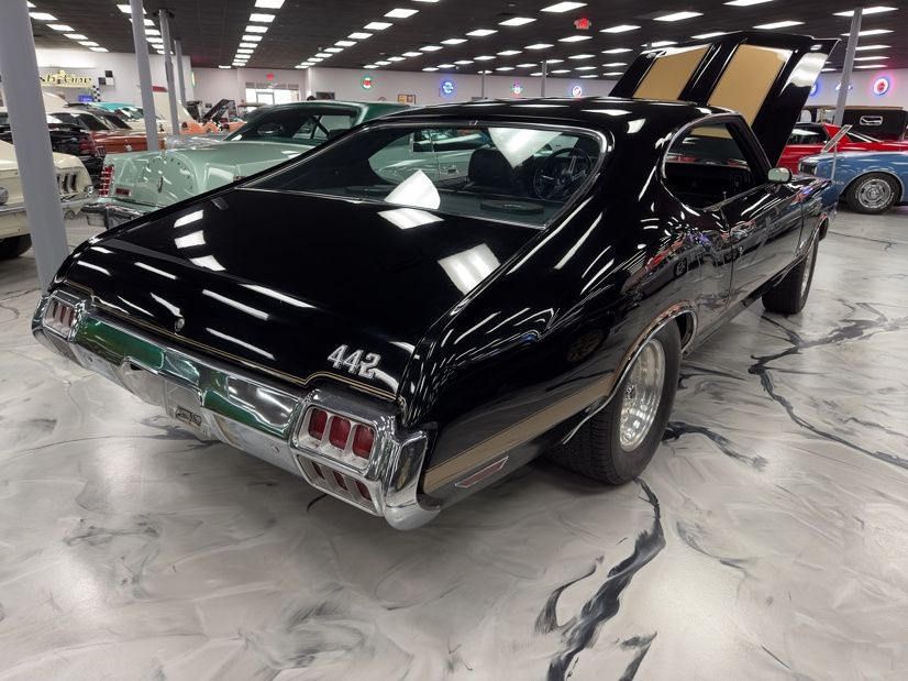 1972 Oldsmobile Cutlass Coupe "442 W30 Tribute" 2nd Gen. — museum photo