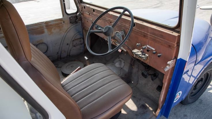 1970 Kaiser DJ-5 mail truck — museum photo