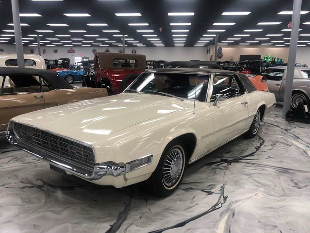 1968 Ford Thunderbird — museum photo