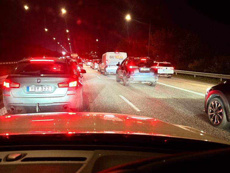 Allt suger när man sitter i bilkö