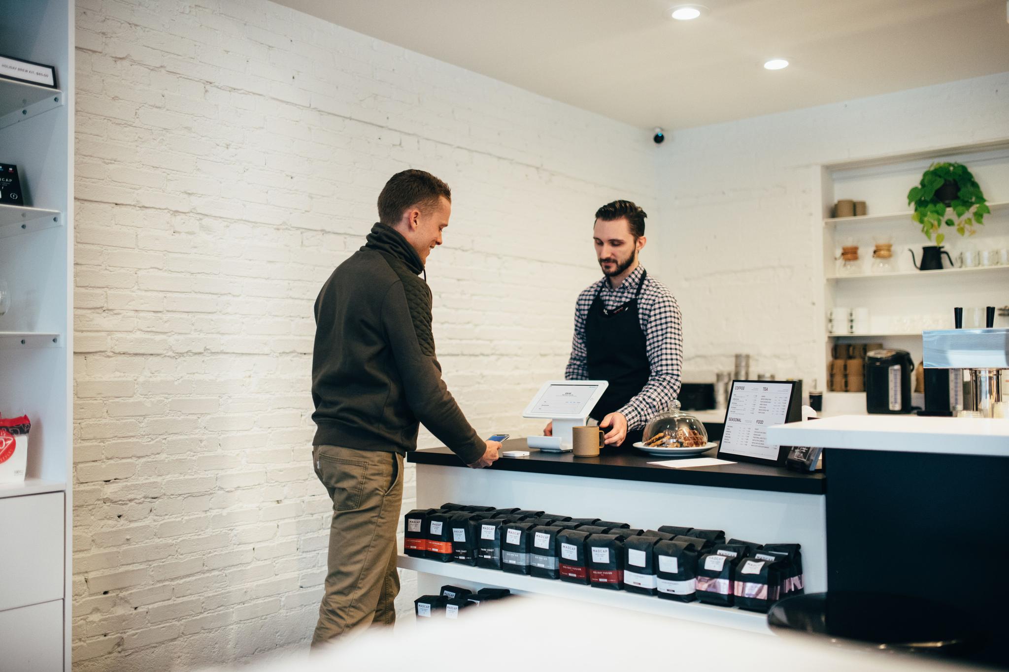 everything-you-need-to-know-about-cashier-jobs-handshake