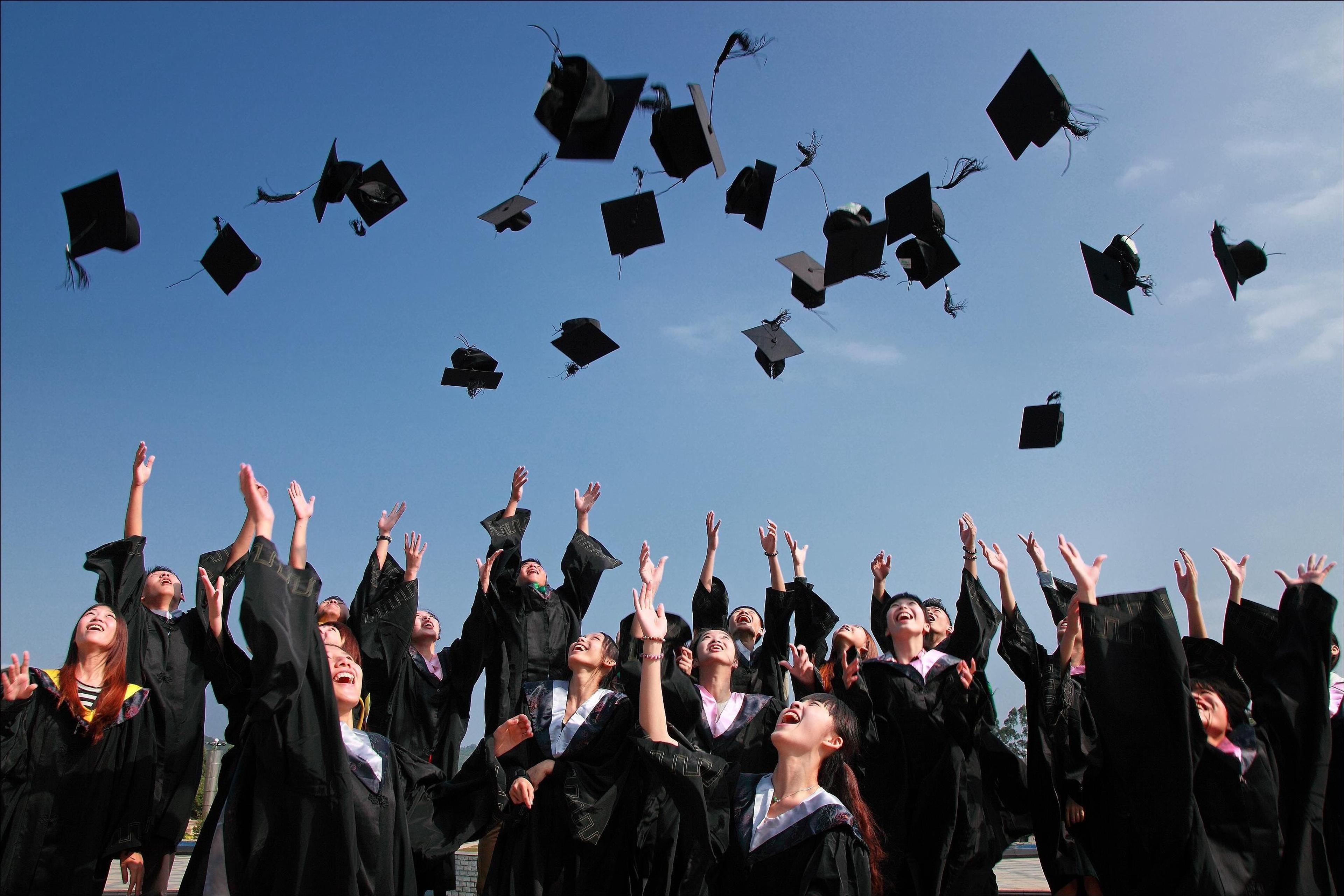 20 Tips for Great Graduation Day Photos
