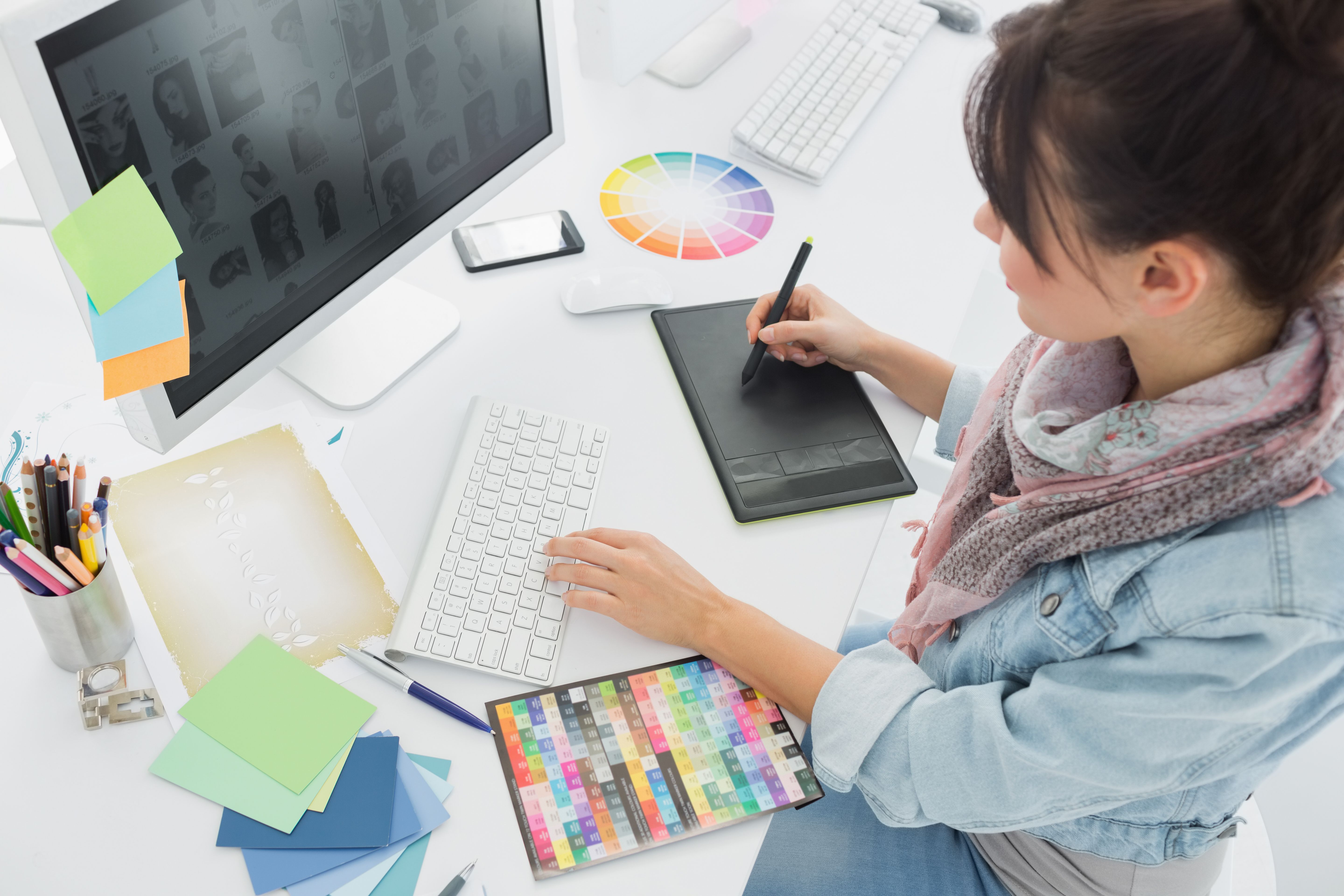 The ultimate guide to graphic design internships | Handshake