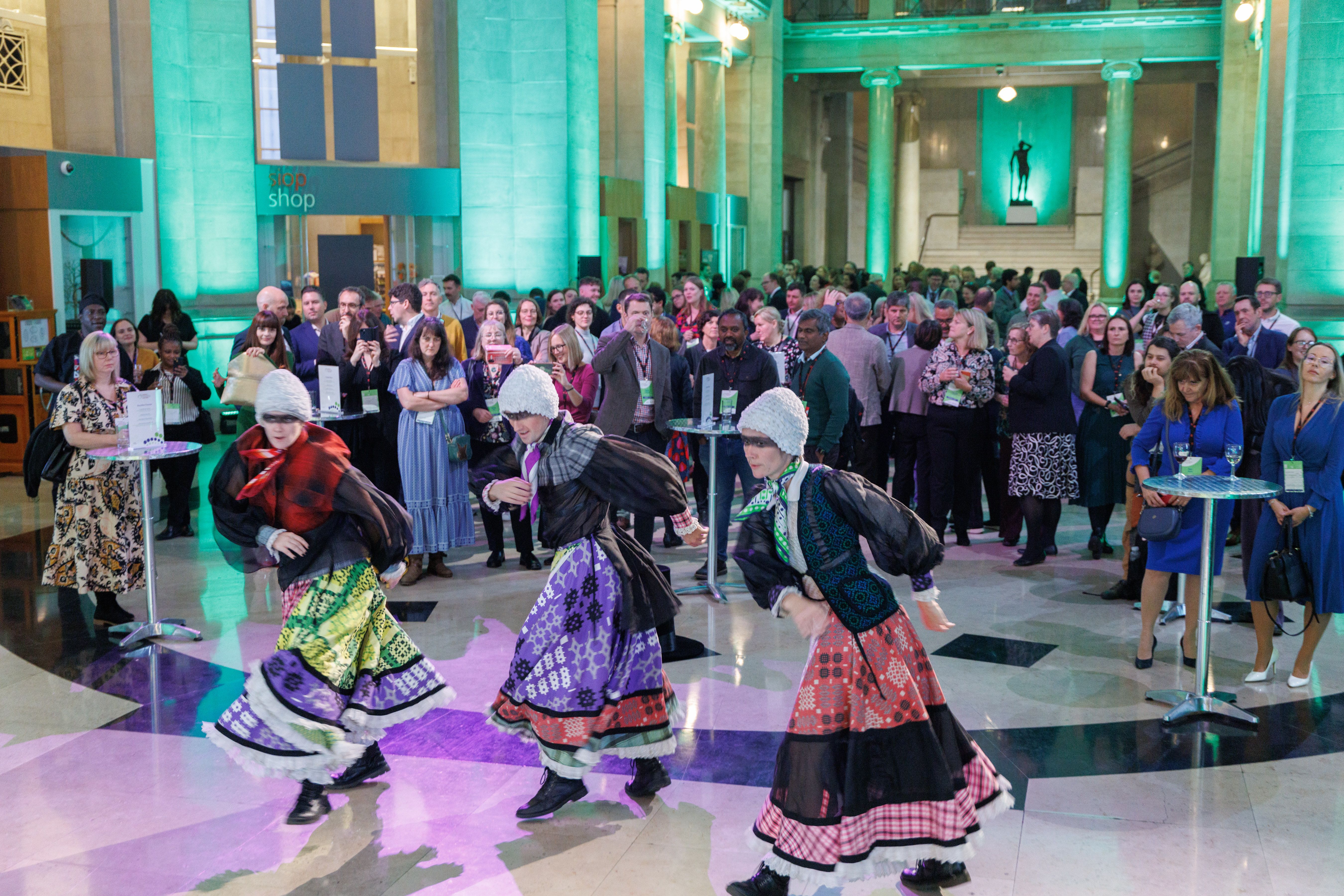 QWERIN performs.