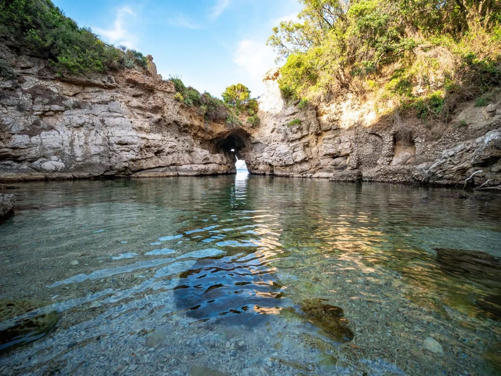 Le rovine romane dei Bagni della Regina Giovanna