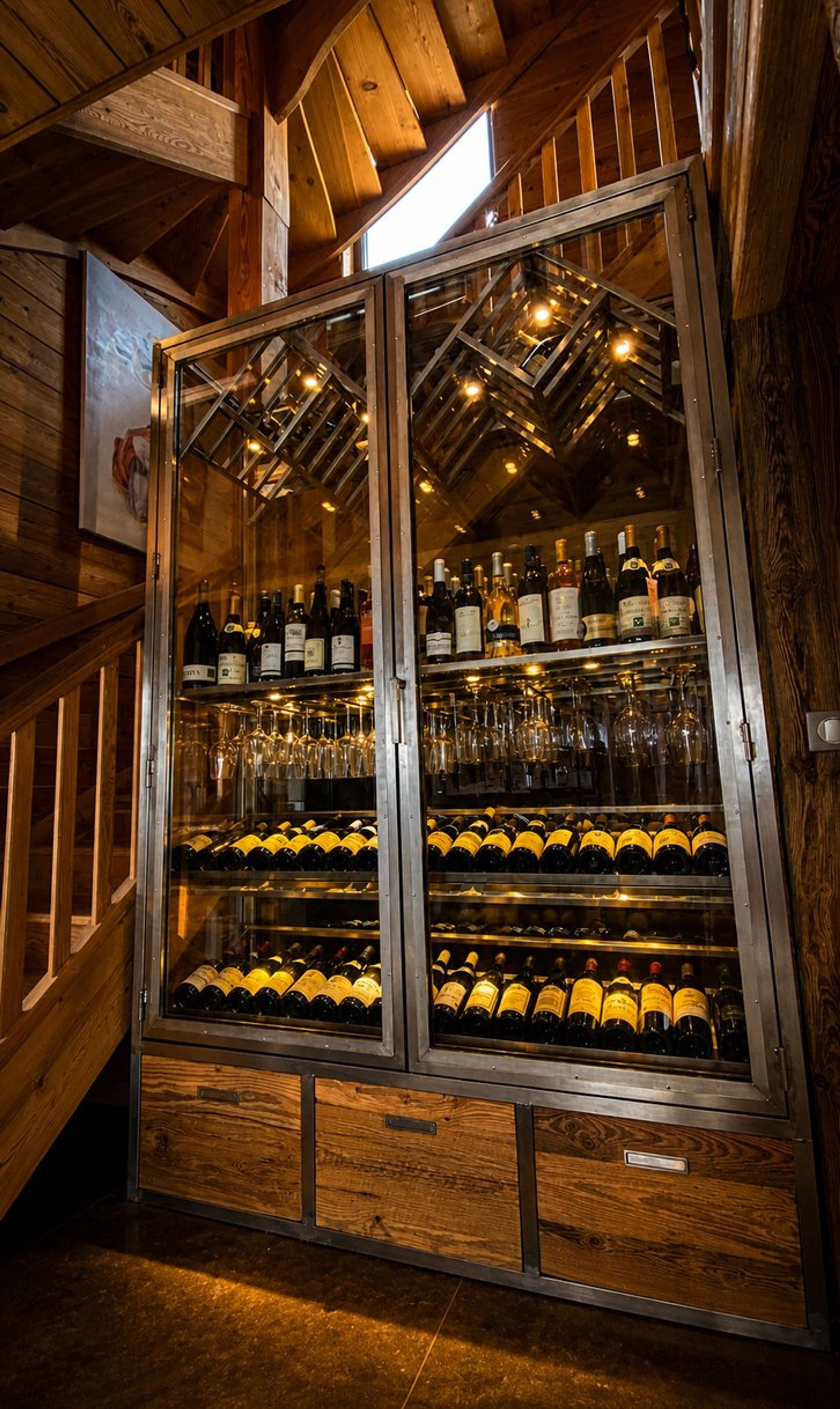 Chalet l’Yret, Serre-Chevalier : cave à vin sur mesure – vue 2