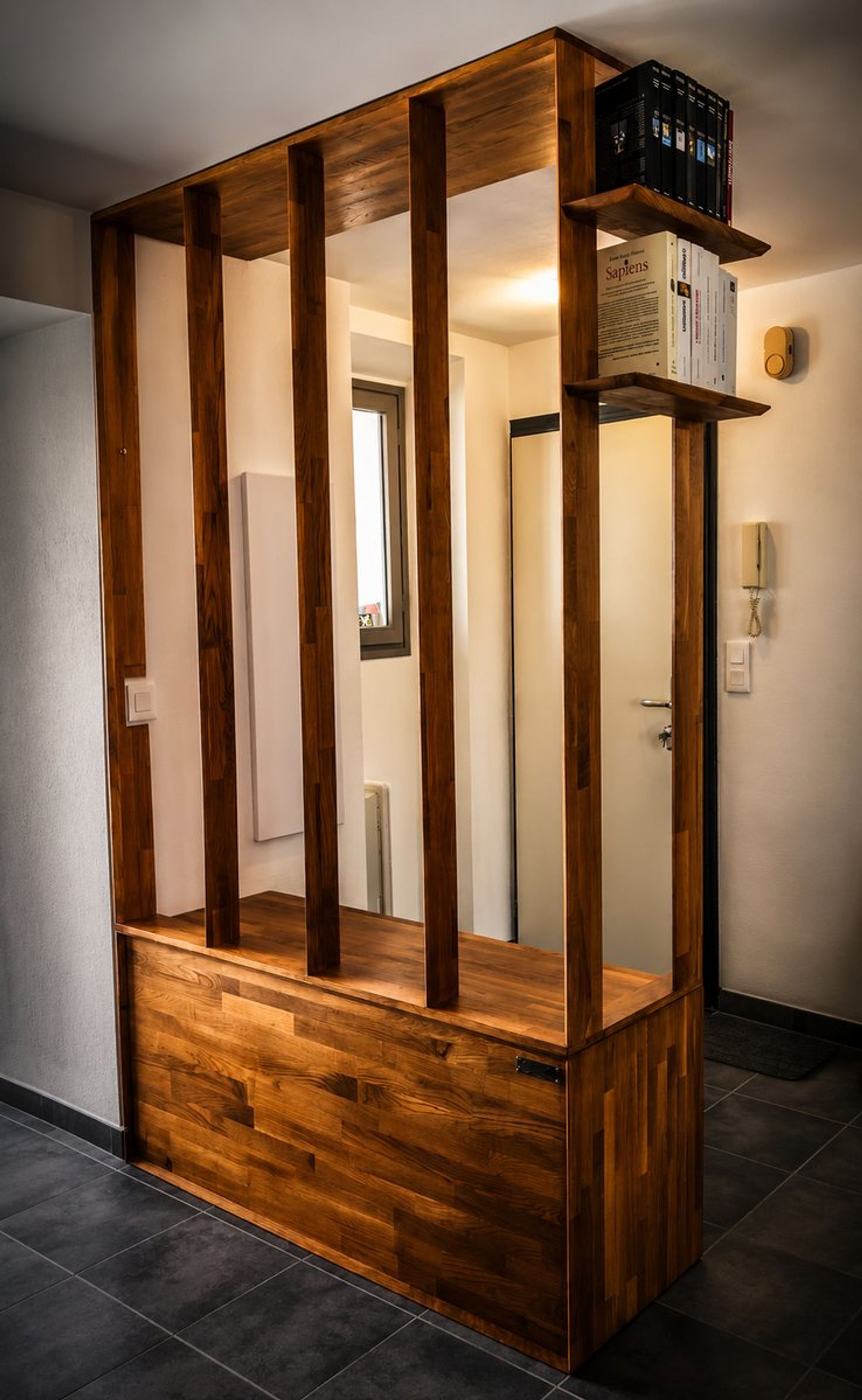 Meuble d’entrée, persiennes chêne