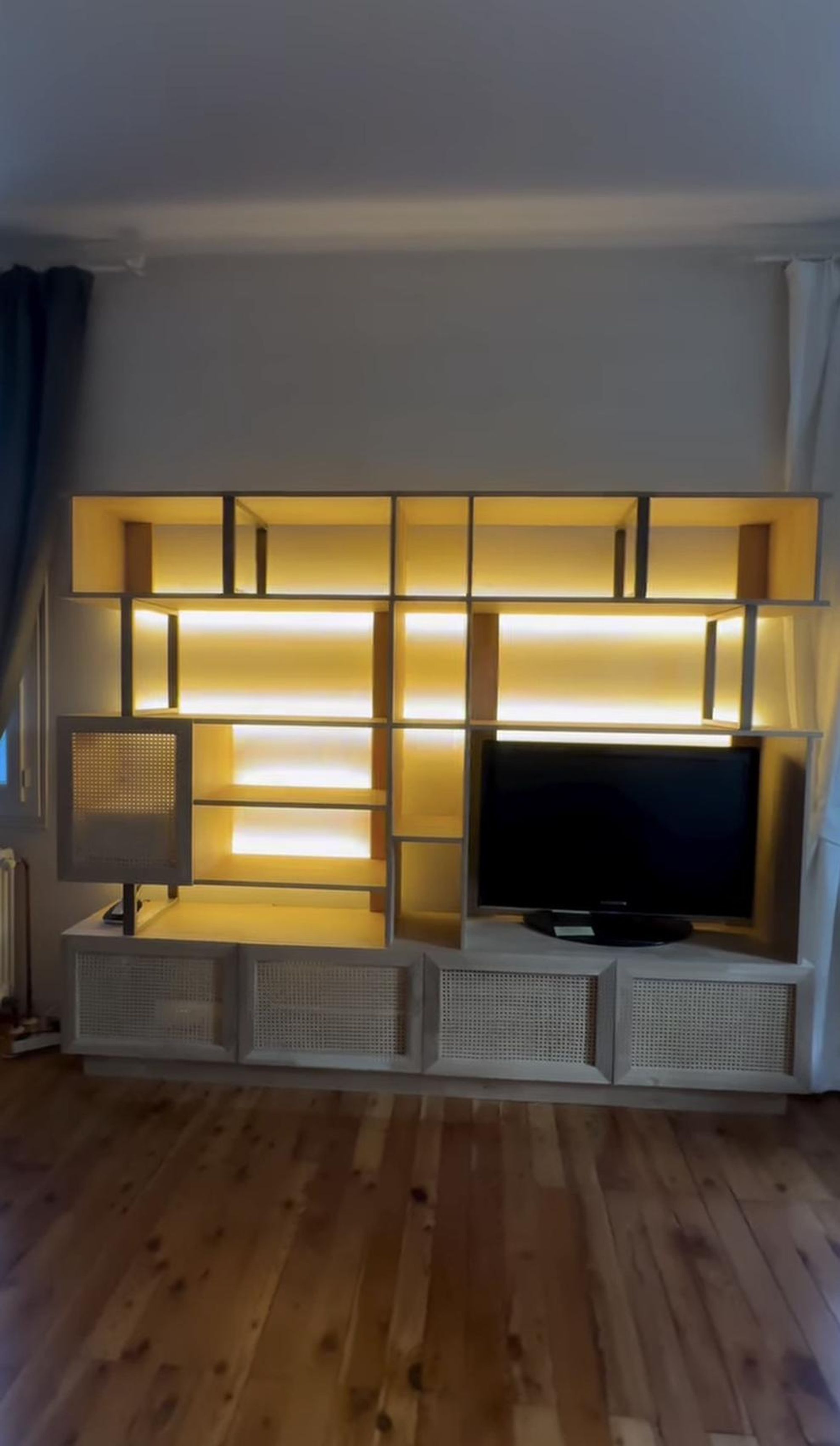 Bibliothèque et meuble TV, cannage rotin – vue 4
