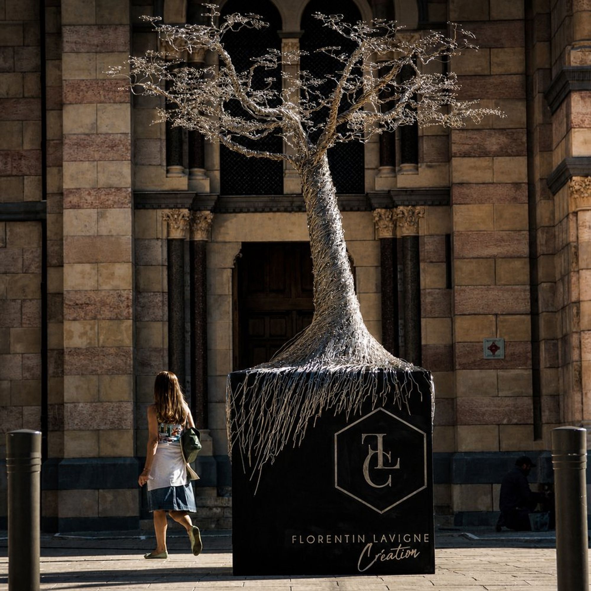« L’Arbre l’Éternel », sculpture en fil inox, Gap – vue 4