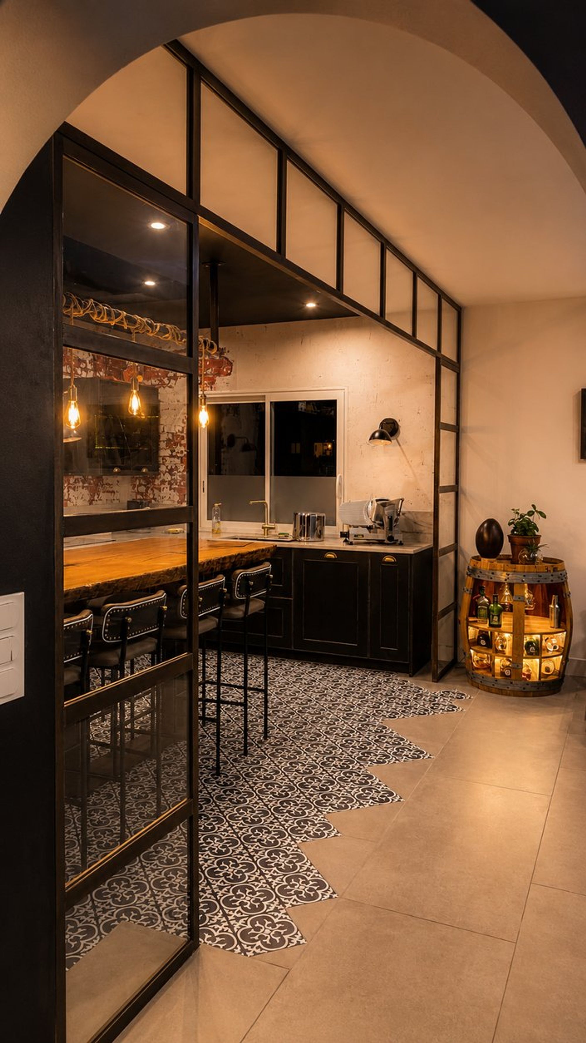 Bar au Beausset : agencement sur mesure – vue 3