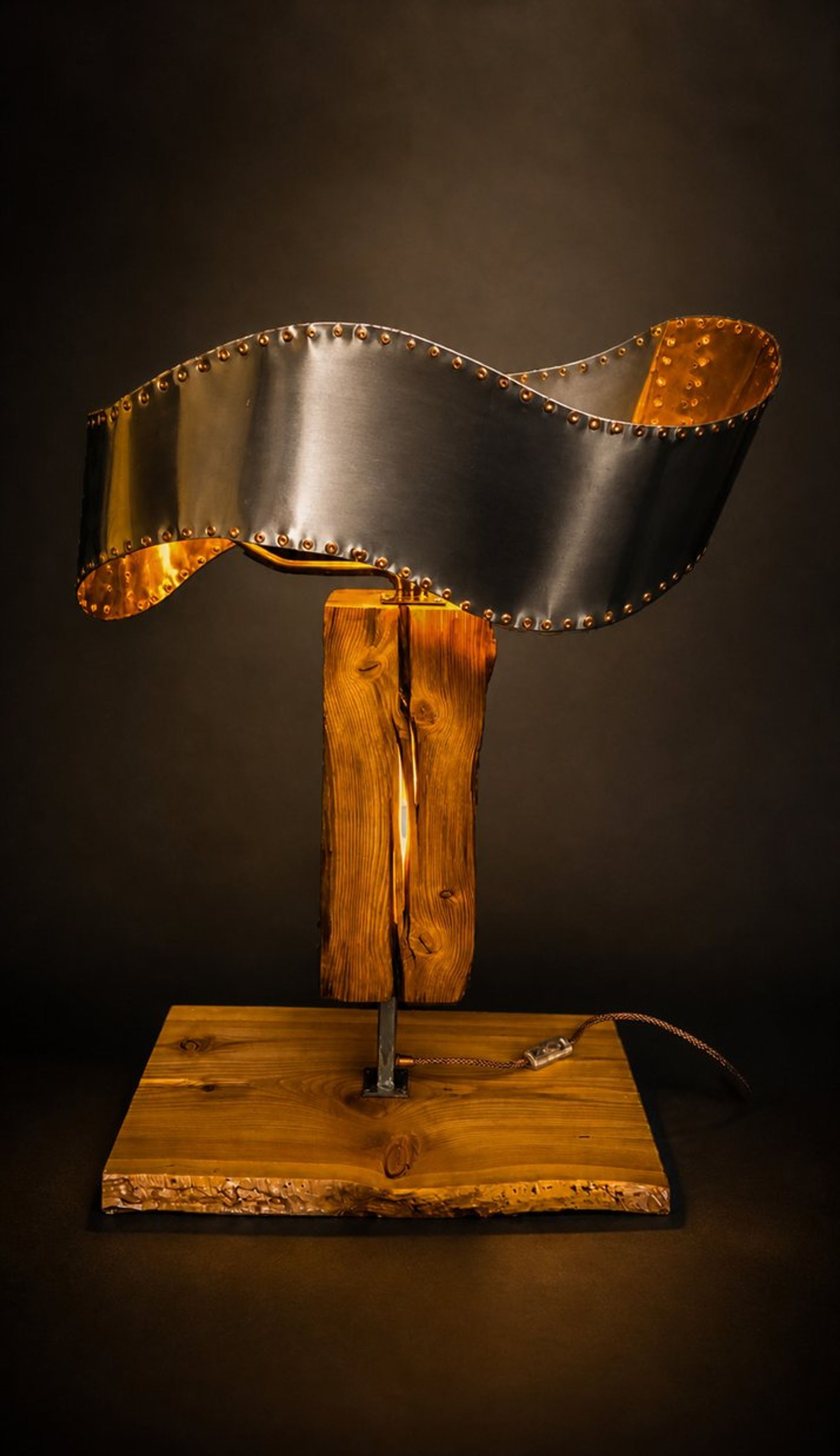 Luminaire, pièce unique en laiton et métal – vue 5