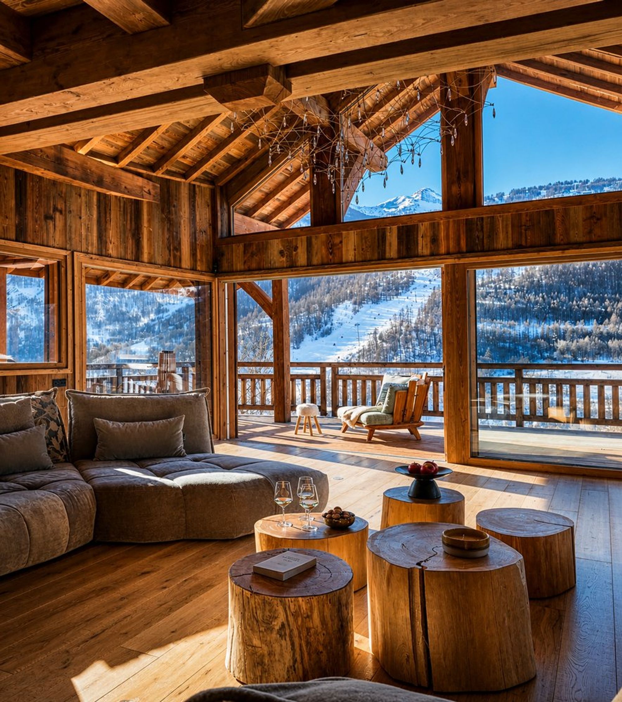 Chalet l’Yret, Serre-Chevalier : salon – vue 2