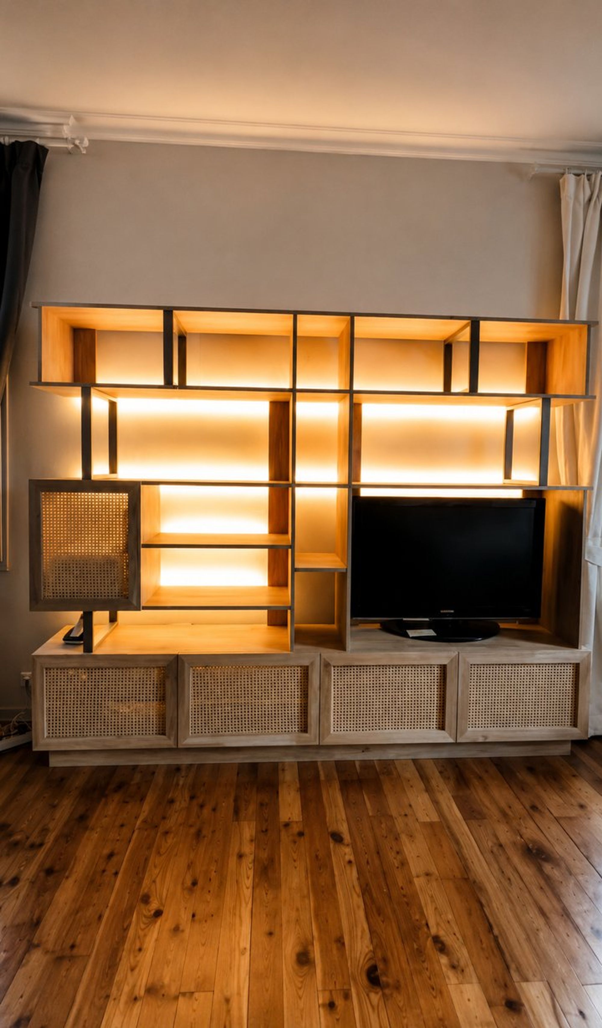 Bibliothèque et meuble TV, cannage rotin – vue 2